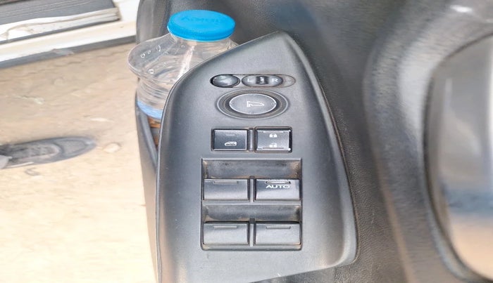 2018 Honda WR-V 1.5L I-DTEC VX MT, Diesel, Manual, 1,23,817 km, interior