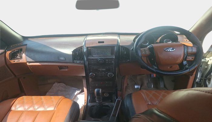 2014 Mahindra XUV500 W6, Diesel, Manual, 1,08,024 km, interior