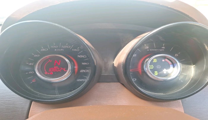 2014 Mahindra XUV500 W6, Diesel, Manual, 1,08,024 km, interior