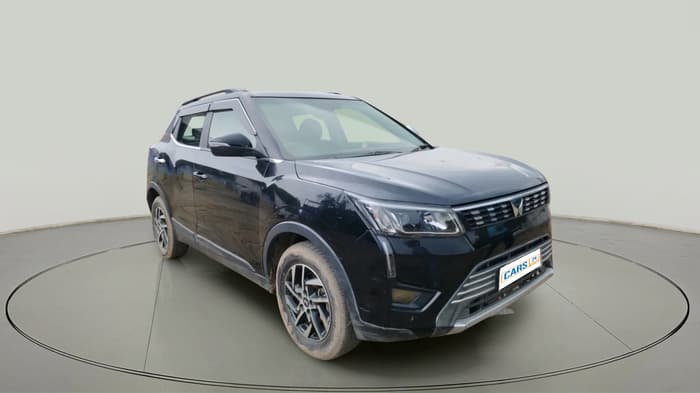 2023 Mahindra XUV300 W8 (O) 1.2 PETROL, Petrol, Manual, 22,946 km, exterior