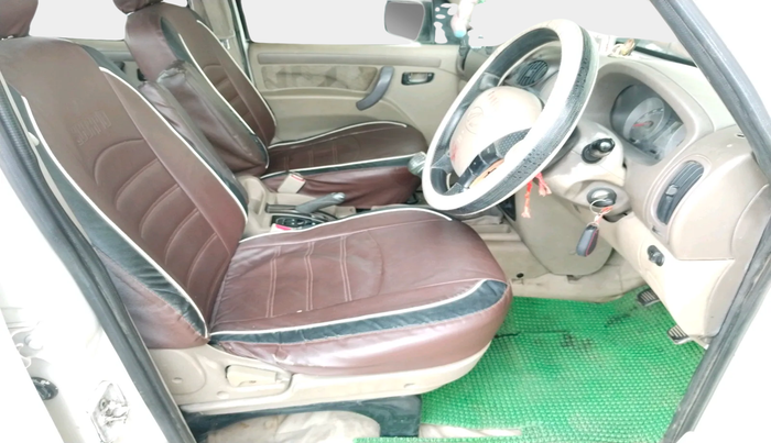2013 Mahindra Scorpio VLX 2WD AIRBAG, Diesel, Manual, 1,44,333 km, interior