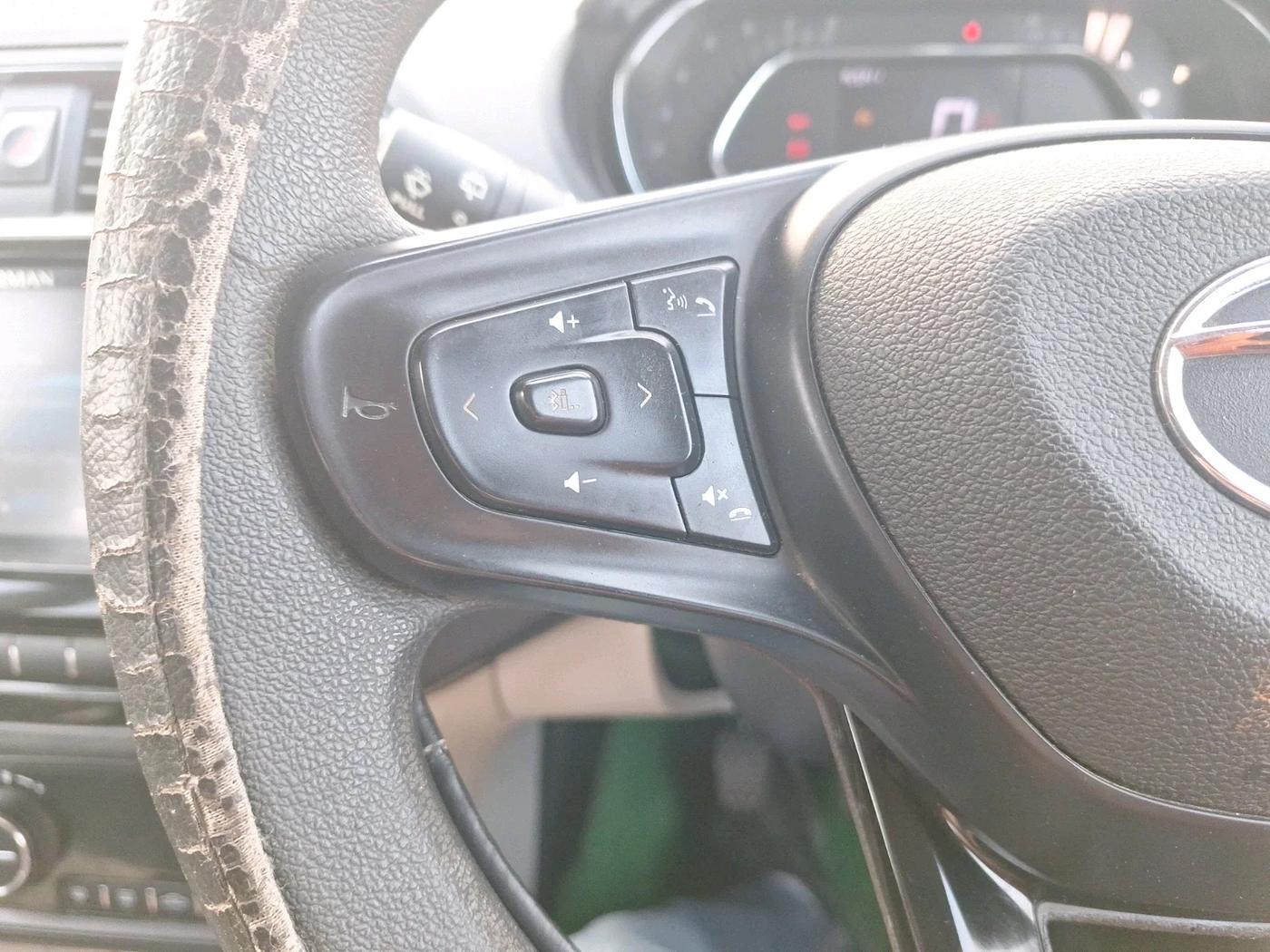 2022 Tata Tiago XZ PLUS PETROL, Petrol, Manual, 8,448 km, interior
