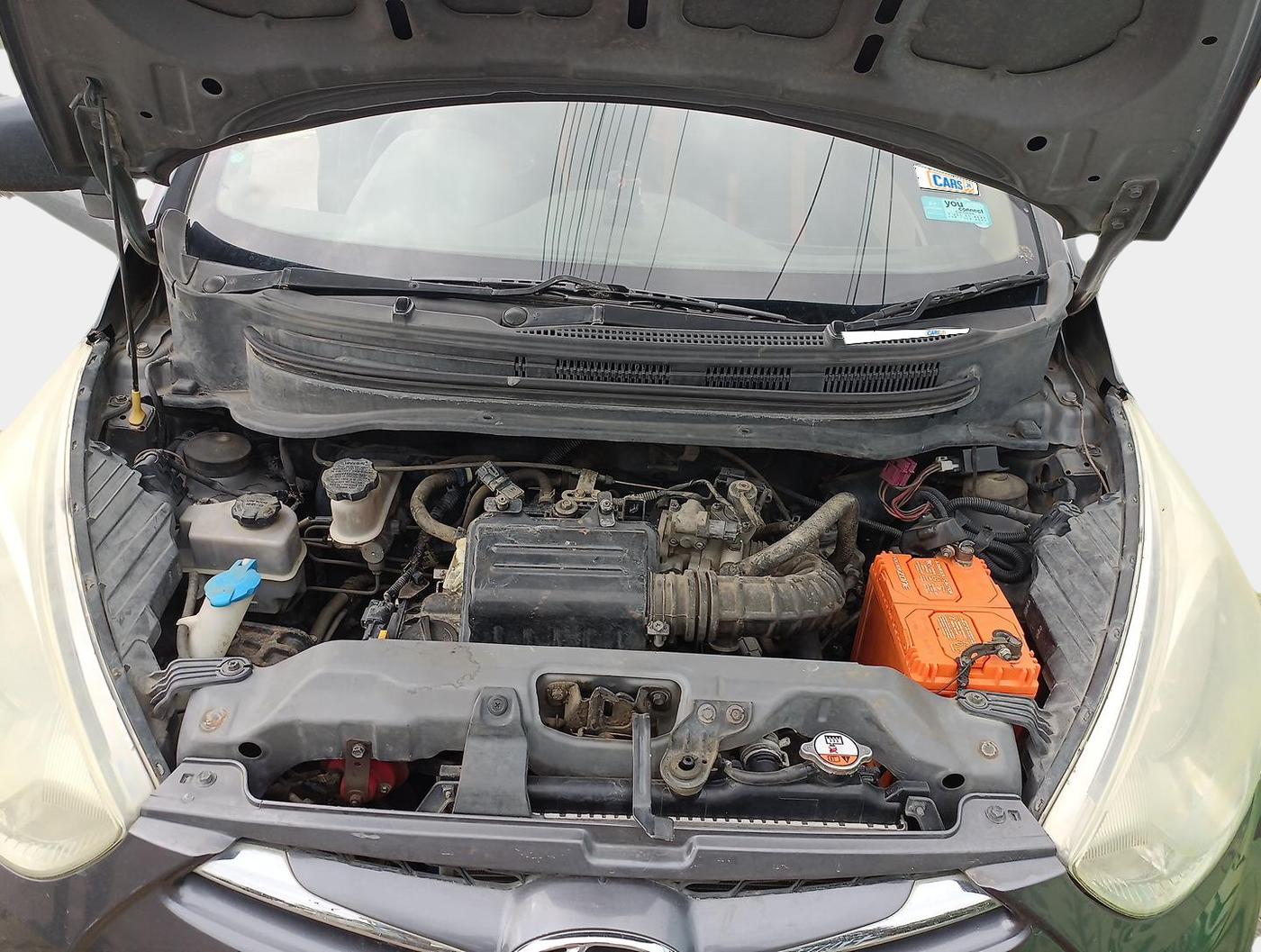 2015 Hyundai Eon MAGNA + LPG, Petrol, Manual, 1,22,273 km, exterior