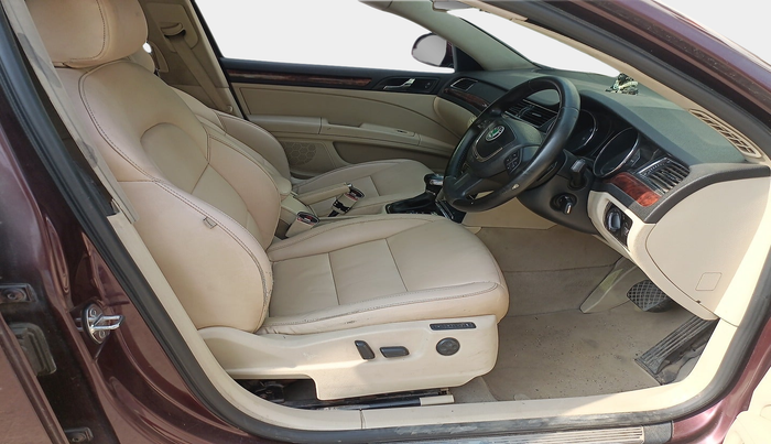 2011 Skoda Superb ELEGANCE 1.8 TSI AT, Petrol, Automatic, 1,01,265 km, interior