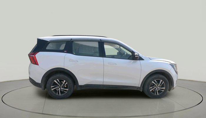 2022 Mahindra XUV700 MX D MT 5 STR, Diesel, Manual, 1,13,689 km, exterior