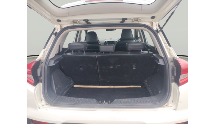 2022 Mahindra XUV300 W8 (O) 1.2 PETROL, Petrol, Manual, 63,701 km, exterior