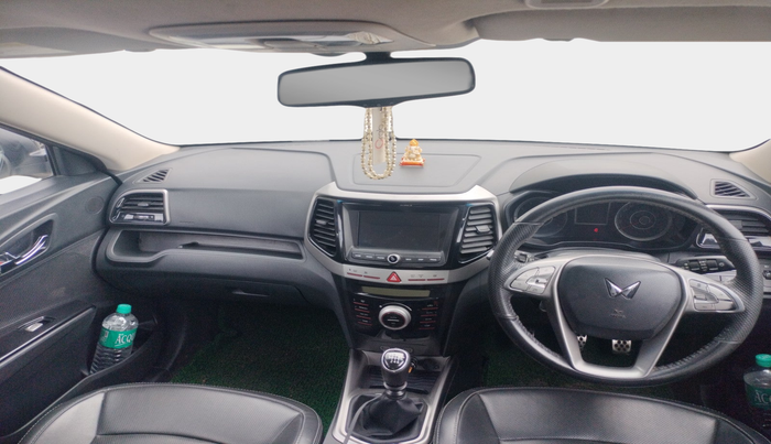 2022 Mahindra XUV300 W8 (O) 1.2 PETROL, Petrol, Manual, 63,701 km, interior