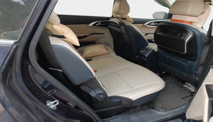 2023 KIA CARENS LUXURY PLUS 1.4 PETROL 7 STR, Petrol, Manual, 68,478 km, interior