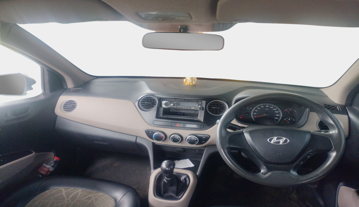 2015 Hyundai Grand i10 MAGNA 1.1 CRDI, Diesel, Manual, 1,14,846 km, interior