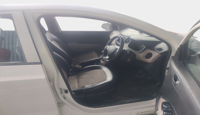 2015 Hyundai Grand i10 MAGNA 1.1 CRDI, Diesel, Manual, 1,14,846 km, interior
