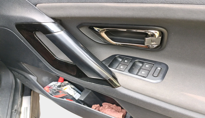 2021 Tata Harrier XT PLUS 2.0L KRYOTEC DARK EDITON, Diesel, Manual, 1,11,001 km, interior