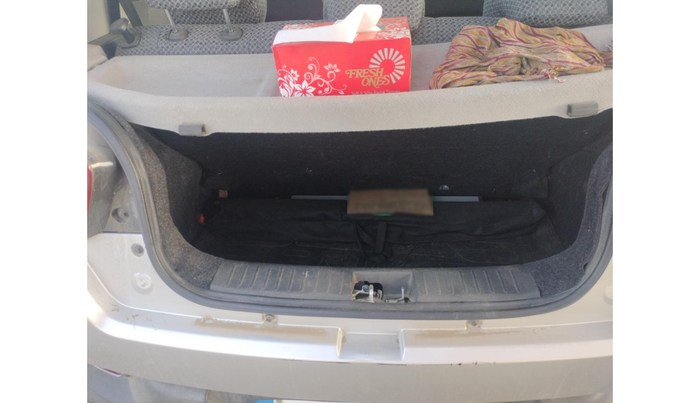 2017 Mahindra Kuv100 K8 6 STR, Petrol, Manual, 43,699 km, exterior