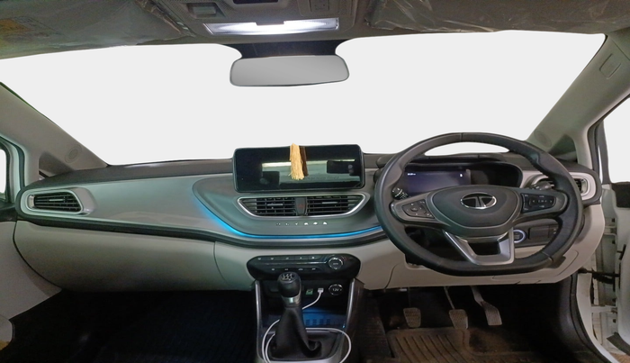 2024 Tata ALTROZ XZ PLUS O SUNROOF CNG, Petrol, Manual, 24,538 km, interior