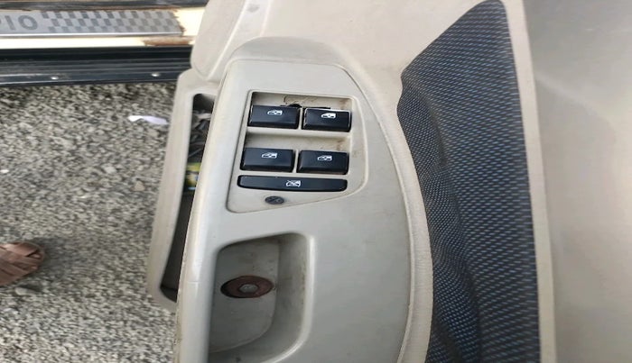 2017 Mahindra Scorpio S11 2WD, Diesel, Manual, 2,55,439 km, interior