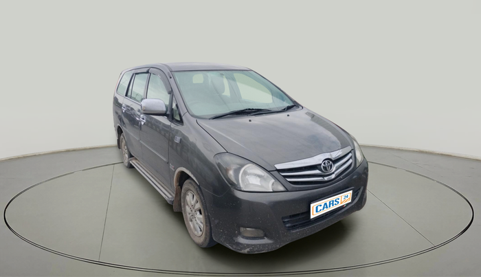 2011 Toyota Innova V 2.5 8 STR, Diesel, Manual, 1,61,722 km, exterior