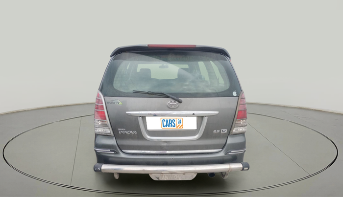 2011 Toyota Innova V 2.5 8 STR, Diesel, Manual, 1,61,722 km, exterior
