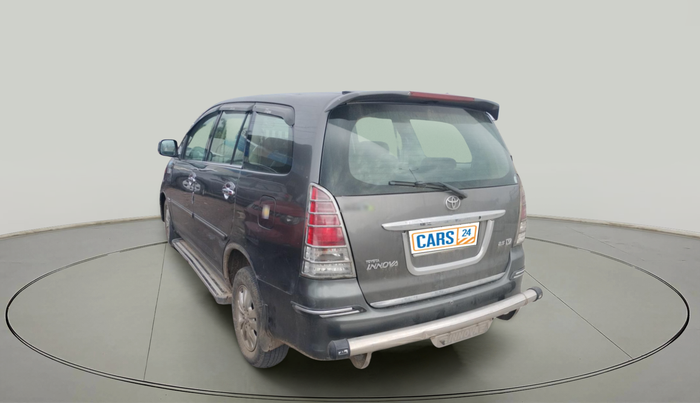 2011 Toyota Innova V 2.5 8 STR, Diesel, Manual, 1,61,722 km, exterior