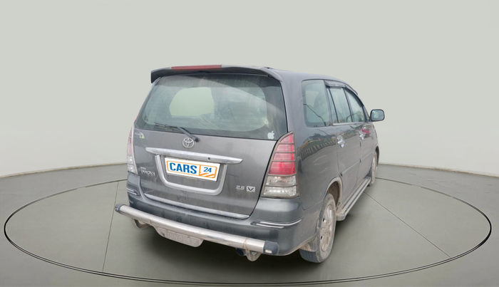 2011 Toyota Innova V 2.5 8 STR, Diesel, Manual, 1,61,722 km, exterior