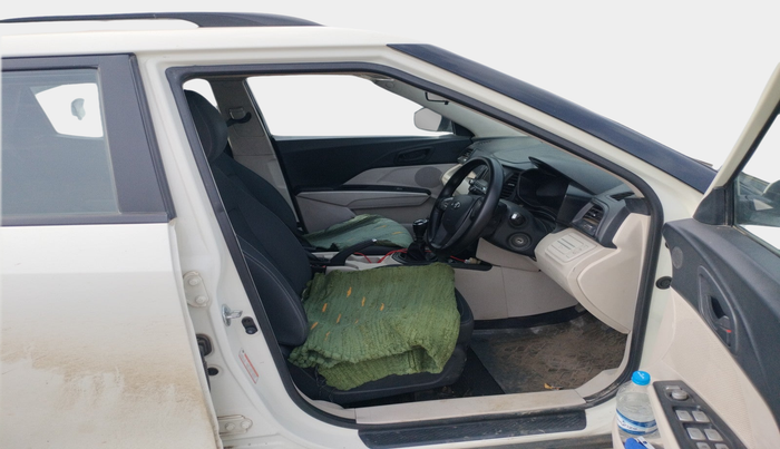 2021 Mahindra XUV300 W6 1.5 Diesel, Diesel, Manual, 1,42,468 km, interior