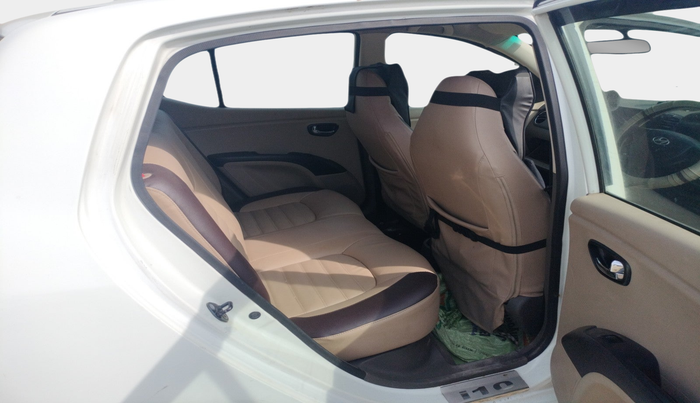 2011 Hyundai i10 MAGNA 1.2, Petrol, Manual, 1,36,176 km, interior