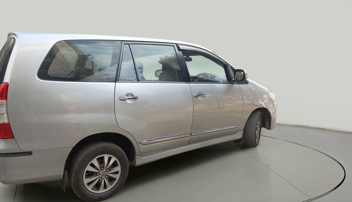 2015 Toyota Innova 2.5 VX 8 STR, Diesel, Manual, 1,97,039 km, exterior