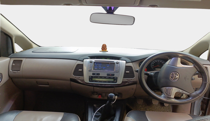 2015 Toyota Innova 2.5 VX 8 STR, Diesel, Manual, 1,97,039 km, interior