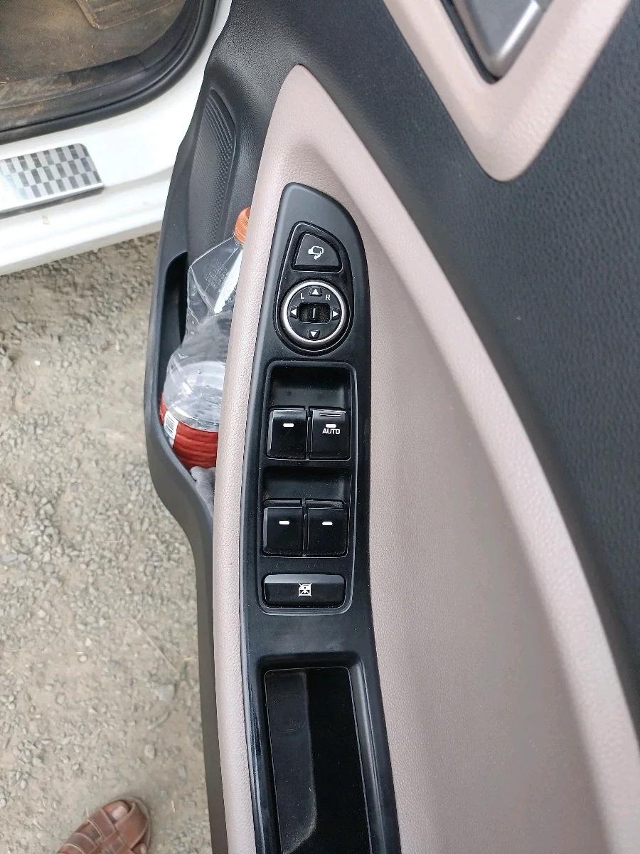 2015 Hyundai Elite i20 SPORTZ 1.2 (O), Petrol, Manual, 93,687 km, interior