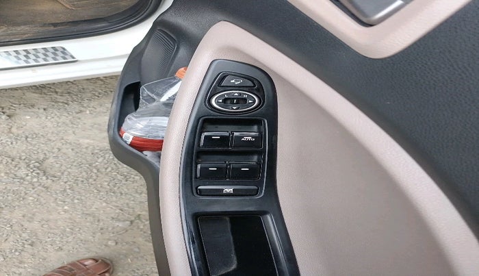 2015 Hyundai Elite i20 SPORTZ 1.2 (O), Petrol, Manual, 93,687 km, interior