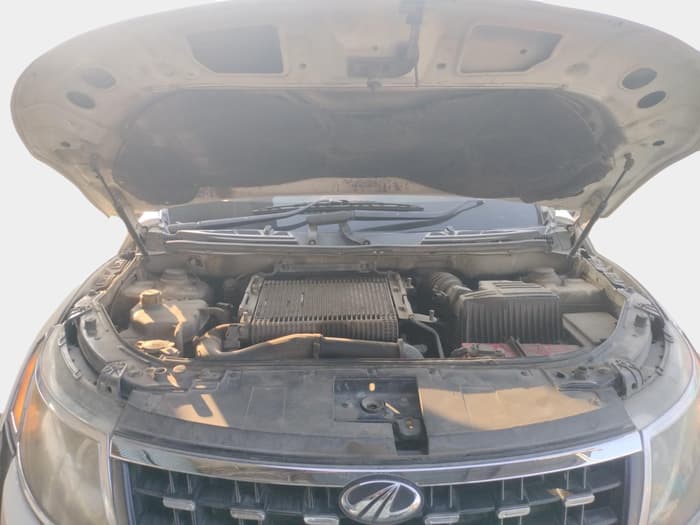 2015 Mahindra XUV500 W10, Diesel, Manual, 1,62,776 km, exterior