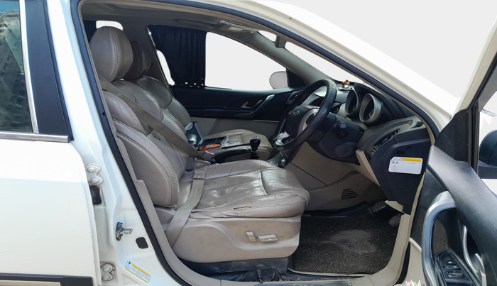 2015 Mahindra XUV500 W10, Diesel, Manual, 1,62,773 km, interior