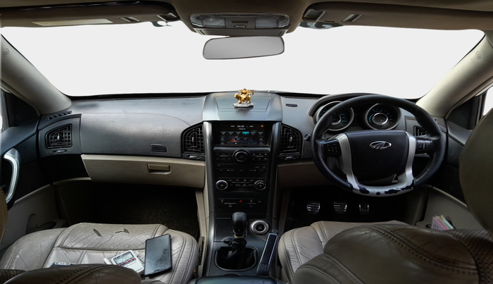 2015 Mahindra XUV500 W10, Diesel, Manual, 1,62,773 km, interior