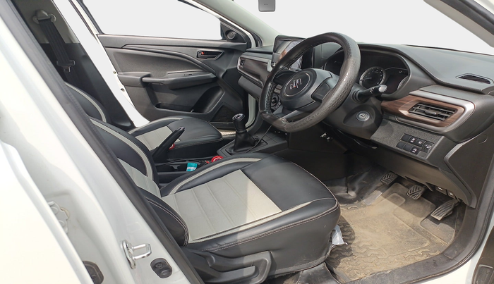 2023 Maruti BREZZA LXI SMART HYBRID, Petrol, Manual, 22,068 km, interior