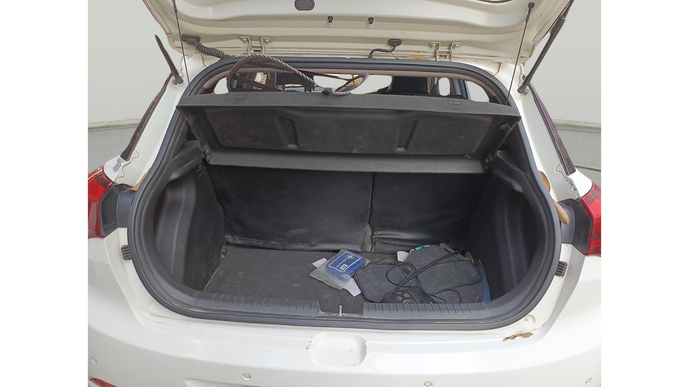 2016 Hyundai Elite i20 ASTA 1.2 (O), Petrol, Manual, 57,716 km, exterior