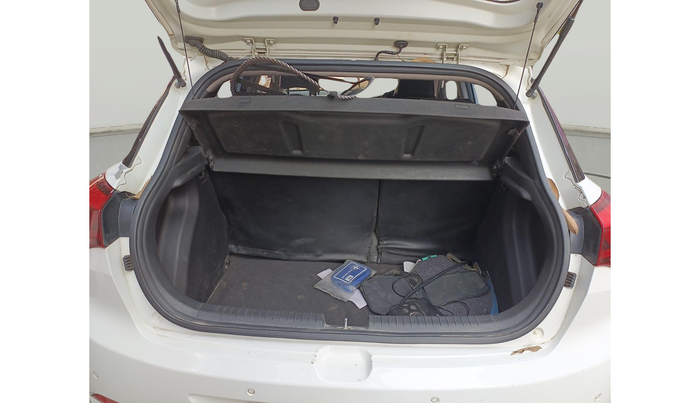 2016 Hyundai Elite i20 ASTA 1.2 (O), Petrol, Manual, 57,716 km, exterior