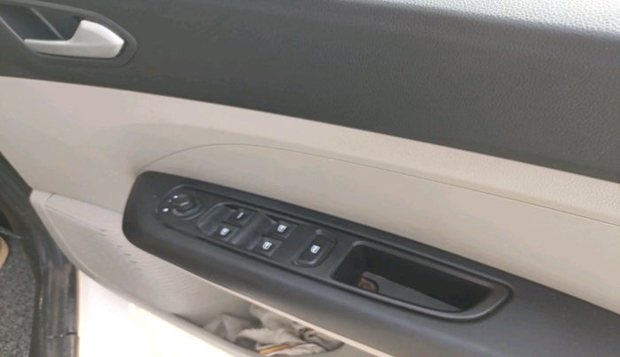 2022 Renault TRIBER RXZ, Petrol, Manual, 73,673 km, interior