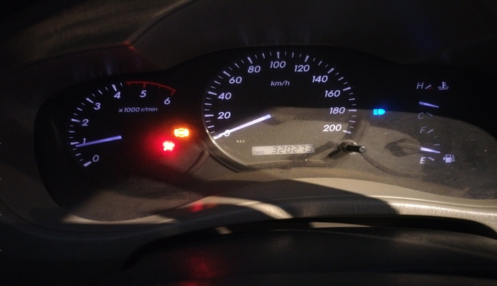 2012 Toyota Innova GX 2.5 7 STR, Diesel, Manual, 3,20,273 km, interior