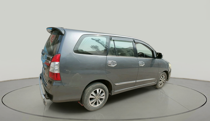 2015 Toyota Innova 2.5 VX 8 STR, Diesel, Manual, 1,71,996 km, exterior