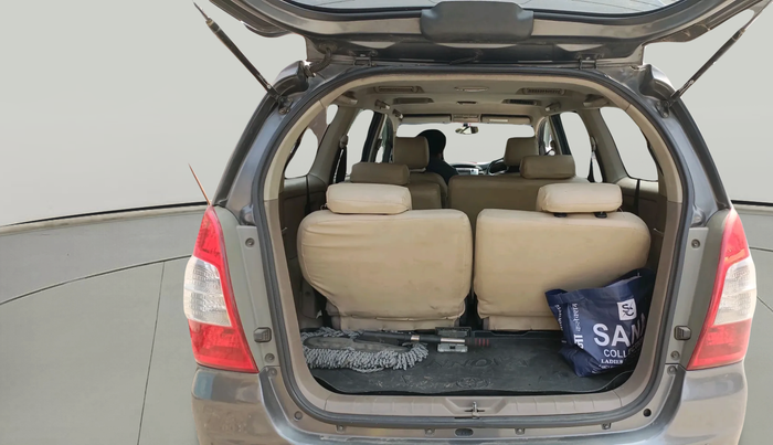 2015 Toyota Innova 2.5 VX 8 STR, Diesel, Manual, 1,71,996 km, exterior