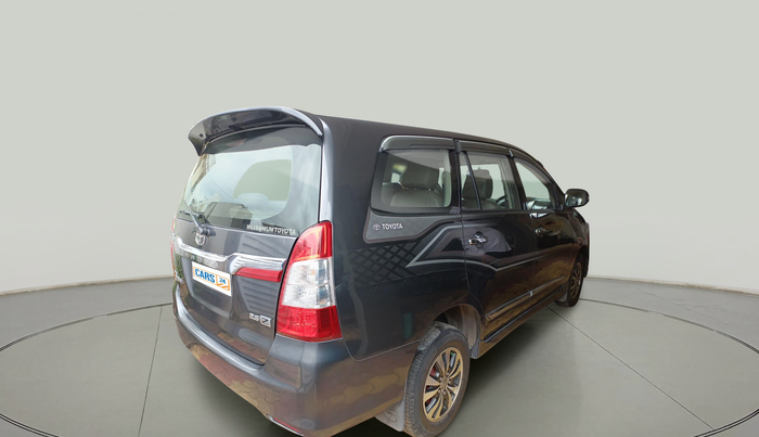 2015 Toyota Innova 2.5 ZX 7 STR, Diesel, Manual, 1,55,748 km, exterior