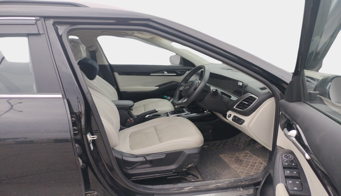 2024 KIA SELTOS HTX 1.5 Diesel MT, Diesel, Manual, 6,739 km, interior