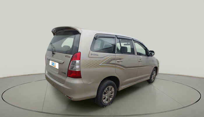 2012 Toyota Innova GX 2.5 8 STR, Diesel, Manual, 2,02,757 km, exterior