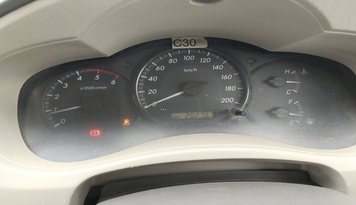 2012 Toyota Innova GX 2.5 8 STR, Diesel, Manual, 2,02,757 km, interior
