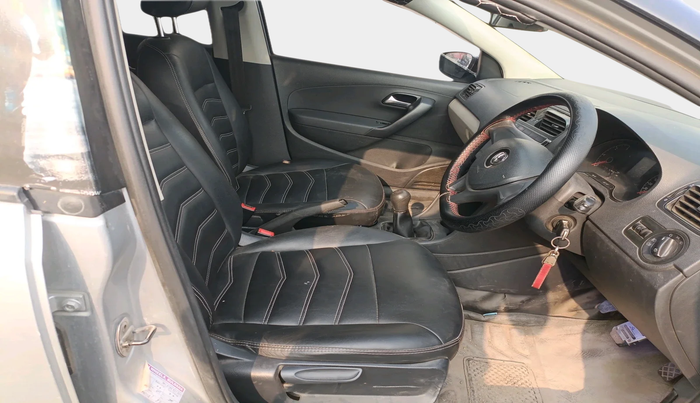 2014 Volkswagen Polo COMFORTLINE 1.5L, Diesel, Manual, 90,710 km, interior