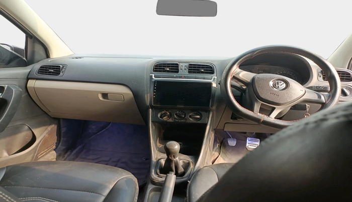 2014 Volkswagen Polo COMFORTLINE 1.5L, Diesel, Manual, 90,710 km, interior