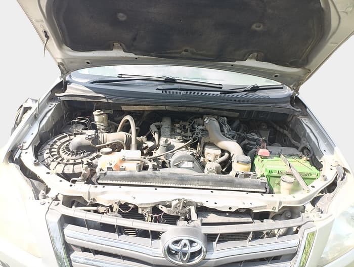 2015 Toyota Innova 2.5 VX 7 STR, Diesel, Manual, 1,24,101 km, exterior