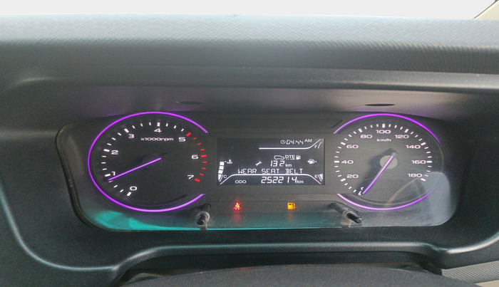 2018 Mahindra MARAZZO M2 8 STR, Diesel, Manual, 2,52,214 km, interior