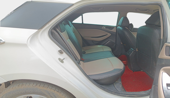 2015 Hyundai Elite i20 SPORTZ 1.4 CRDI, Diesel, Manual, 1,63,894 km, interior