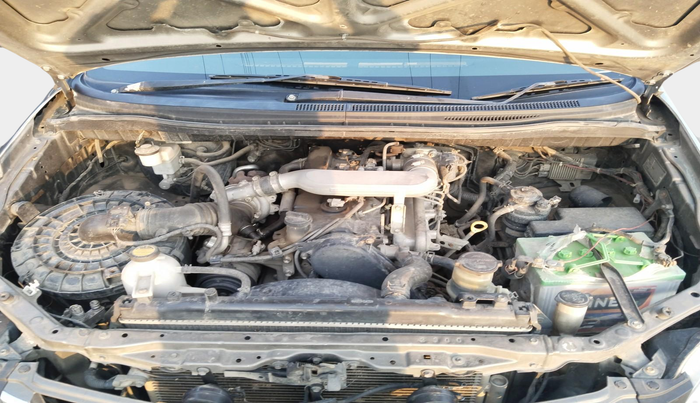 2010 Toyota Innova 2.5 G4 8 STR, Diesel, Manual, 1,62,764 km, exterior