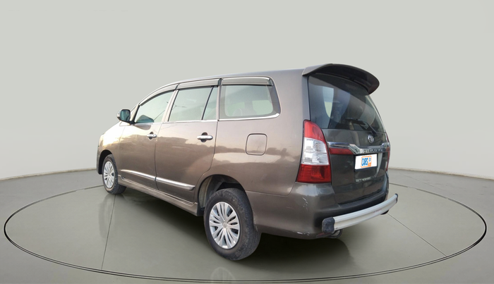 2010 Toyota Innova 2.5 G4 8 STR, Diesel, Manual, 1,62,764 km, exterior