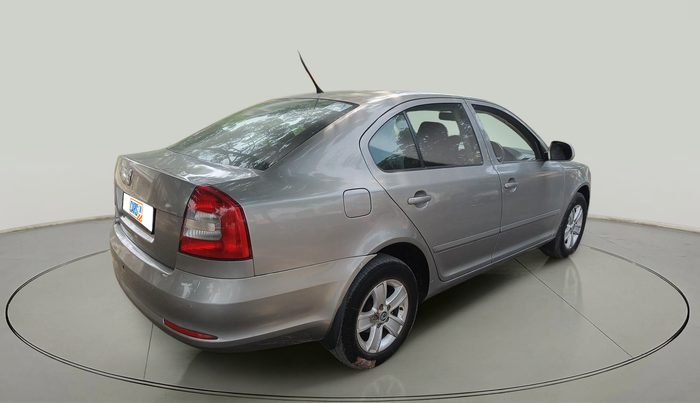 2013 Skoda Laura AMBITION 2.0 TDI CR MT, Diesel, Manual, 1,06,388 km, exterior